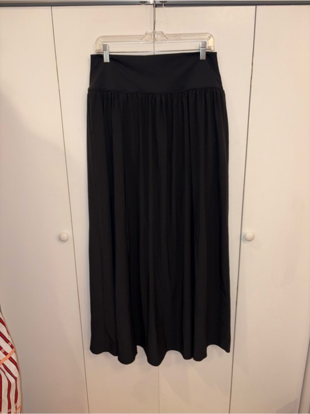 Halara Maxi skirt w Slit and built in bottoms - No Tags - Size XL